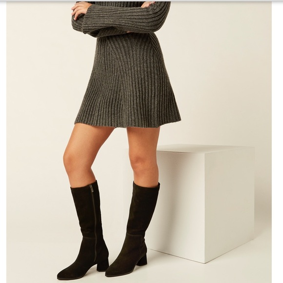 LA CANADIENNE ALEESHA
SUEDE BOOT WOMEN SIZE 9.5
USD
$625.00 - Picture 1 of 15